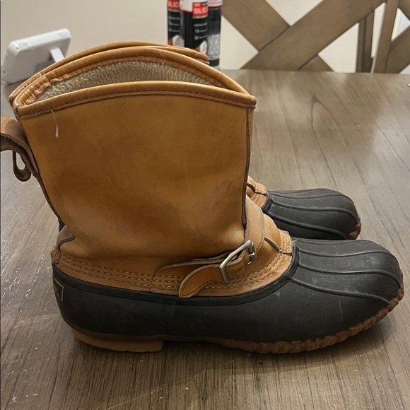 L.L. Bean Men's Tan and Black Rain & Snow Boots - Picture 4 of 6